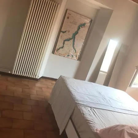 Centro Storico. Unico Sui Tetti Di Como.